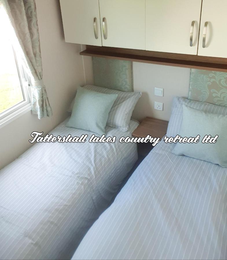 Tattersall Lakes Country Retreat Villa Dogdyke Esterno foto