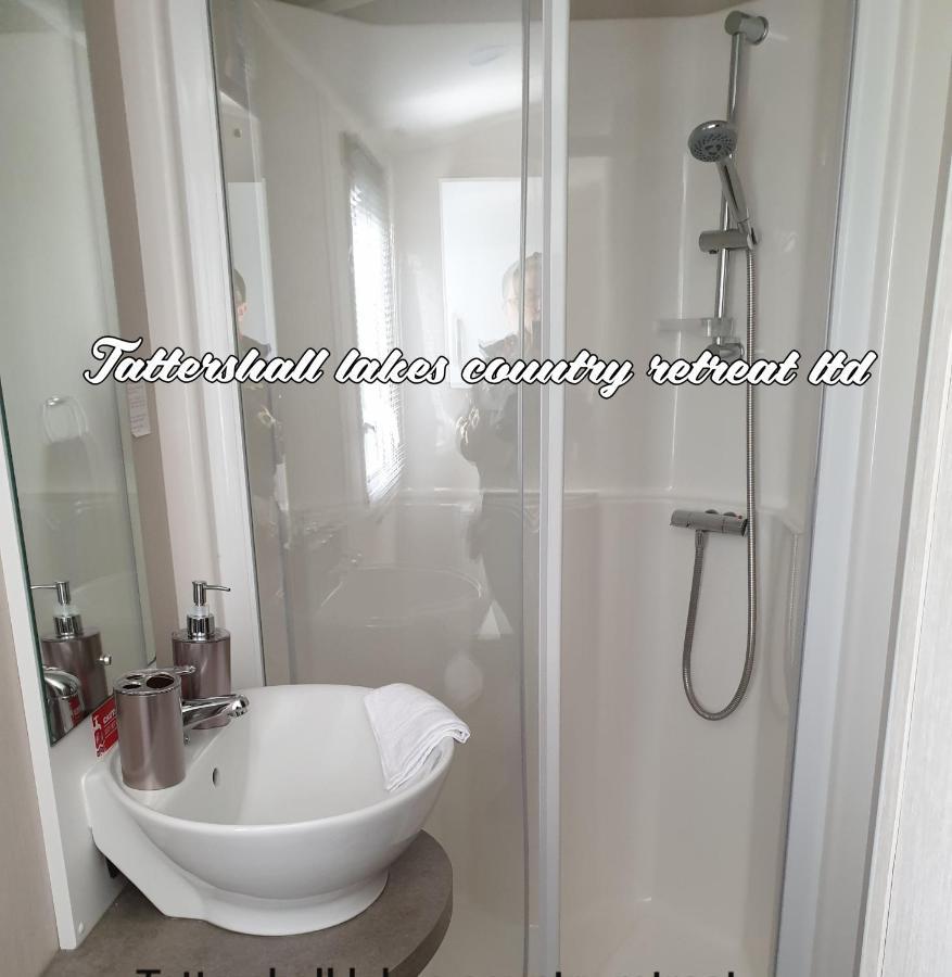 Tattersall Lakes Country Retreat Villa Dogdyke Esterno foto